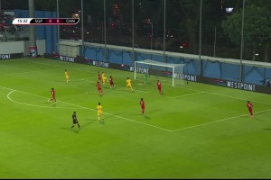 谢文能传中助攻塞鸟头球收获国足处子球，国足1-0新加坡