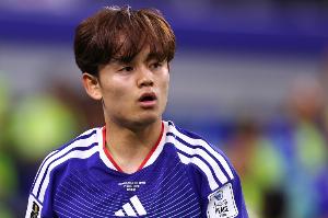 日本足协公布久保建英左膝受伤，未透露具体伤势情况，但表示球员暂时不会离队