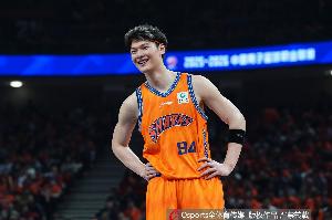 王哲林竭尽全力，时光流转似18-19赛季