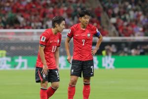 韩国新星李刚仁25岁世界杯首秀献助攻，巴黎欧冠两连冠轻松夺冠