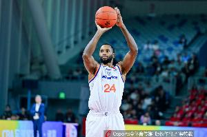 毕竟曾获FMVP！弗格半场命中5球得15分贡献3助攻 三分球4投2中