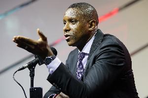 加福德指出：NBA本质上是一门生意，对乌杰里上任后的操作并无意外