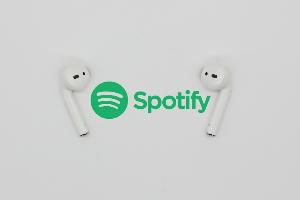每体：Spotify与巴萨合作影响显著，股价上涨超6倍