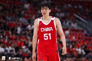 杨瀚森第三节未出手，三节仅4投1中，得分2分，篮板5个
