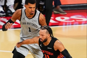 史密斯：布伦森夺冠拯救NBA，否则各队都想囤积长人抵御文班