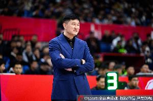 苏群表示：杜锋目前将全部精力投入到粤BA比赛中，该比赛是广东省高度重视的比赛