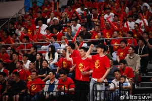 媒体人指出:中日男篮世界杯预选赛在辽宁体育馆举行,场馆座无虚席,推动周边餐饮业增长40%