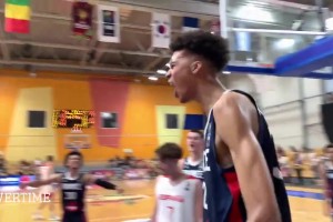 状元级降维！文班亚马在 FIBA 打出开挂表现