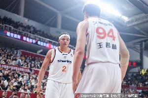 媒体人：双方均非主力球员&总决赛精彩度有所下降，但两队表现仍值得称赞