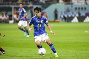 《久保建英称8号球衣超出预期 合适度令人满意 世界杯备赛更充足》