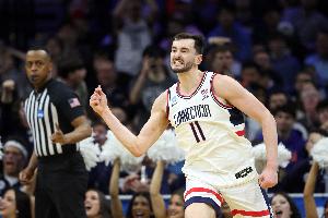 NBA选秀：骑士在第29顺位选中卡拉班，与其交换至国王以获取34号签和一次轮选秀权
