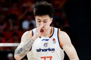 上海男篮去年引入张镇麟，转会费投入已超5000万