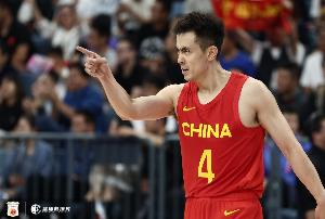 赵继伟：欣喜球队三天内态度转变，以防守推动进攻