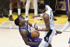 ESPN:马刺寻求增强空间型内线实力,八村成成潜在引援对象,多员内线球员欲与文班搭档