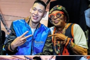 麦迪逊广场花园星光熠熠！林书豪与斯派克·李同框并交换球衣