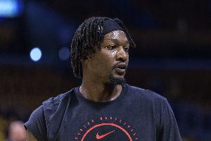 场均得分3+2+1，名记称火箭欲通过交易摆脱芬尼-史密斯3年4000万合约