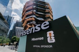 海信、FIFA与阿迪联合举办快闪活动，纽约掀起世界杯RGB足球热潮