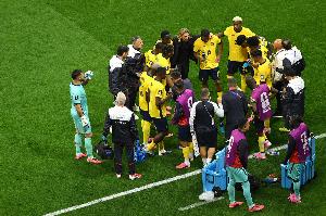 墨西哥与厄瓜多尔比赛正常补水,FIFA官方公告已取消“不补水”说法