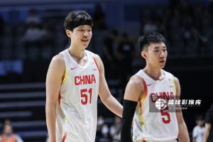 务必发挥你的长处！杨瀚森替补出场17分钟，9投4中，贡献10分5篮板