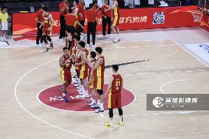 短间隔世预赛男篮面临技战术调整难题，亟需心理辅导恢复信心