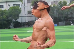 吴尊曾在22年世界杯致敬C罗，还模仿C罗的招牌庆祝：Siuu