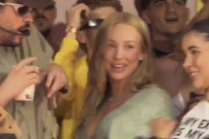 这表情亮了！姆巴佩女友和男星调情视频火爆外网