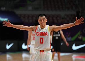 机会有限！高诗岩4投1中三分3投0中得分2分篮板2犯规