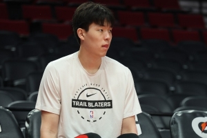 杨瀚森谈季后赛现场观感：助人成长，投篮技巧需提升