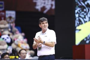 贝西洛维奇回归江苏媒体界，目标助球队逃离降级区