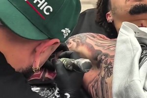 全身基本遍布文身！三球去年再添新文身 看着密密麻麻！