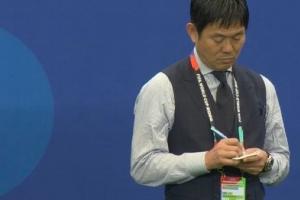 死亡笔记：森保一再次拿出小本子记笔记，22年击败西班牙后这一幕引发热议