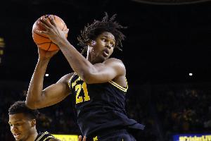 钦定！Shams：独行侠新教练首要任务即挑选密歇根大学球员