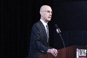 萧华表示:特朗普是真正的纽约人,很高兴他希望观看总决赛,并将强化安保措施