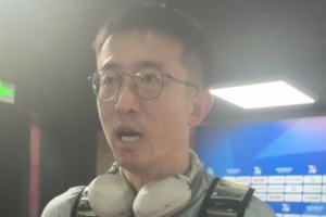 姜至鹏谈阿代米受伤：教练调整我至前卫，我出色地履行了职责