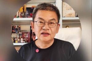 苏群表示：火箭队在夏天看似忙碌，实则似乎无所作为，其目的主要是为了节省开支