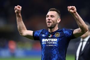 罗马诺：国际米兰为德弗里提供新的短期合同，球员将作出最终决定