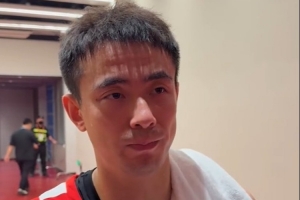 赵继伟：脚踝扭伤，复出后仍感不适，问题应不严重
