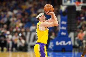 Shams报道：里夫斯签下NBA落选秀最大合同，价值1.85亿美元，为期4年
