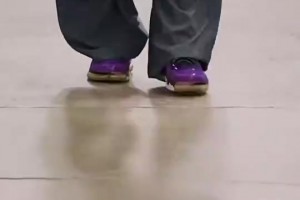 签约李宁早有预兆？！库里此前穿着韦德之道球鞋入场！