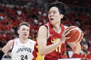 杨瀚森计划8月加入国家队集训,但经纪公司和球队希望他留在美国
