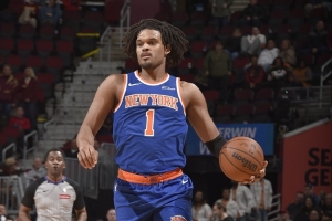雷霆队记者：两届NBA总冠军获得者狄龙·琼斯生涯前两季目标双冠