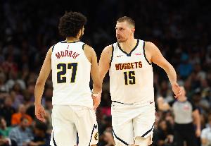 卡约：NBA防守难度最高的高位挡拆与约基奇穆雷搭档表演