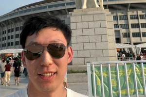 足篮协同！周琦力挺同城球队：三里屯国安签到！