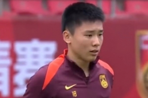 国青喜迎开门红，德甲U19海归备受关注，法媒称其为中国队引擎