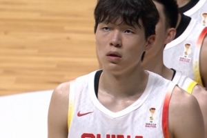 杨健认为杨瀚森应当主宰篮下，这场比赛让我想起了他在G联盟的出色表现