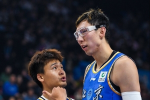李楠成北京最佳人选 赵睿重返球队 周琦美康复训练