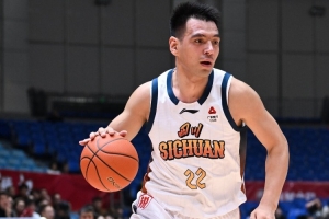 媒体人指出：众多NBL球队早已开始招募球员，部分CBA俱乐部需增强危机意识