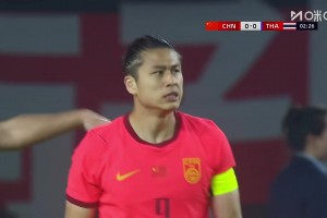 真漂亮！林良铭爆趟送传中，张玉宁外脚背抢点可惜中柱弹出