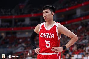 局面混乱！中国男篮第三节失误10次，得分仅9分