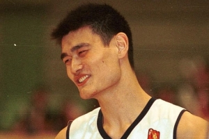 24年期盼终圆！上海男篮首冠阵容：姚明、刘炜领衔，刘鹏在列